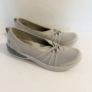 Bzees Niche Silver Stretch Fabric Slip On Shoes Size 11M